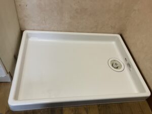 床を復旧し防水パンを再設置した状態