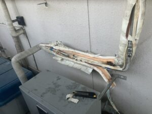 モルコ管とフレキ管の継手を含む給湯器まわり配管の漏水位置全体